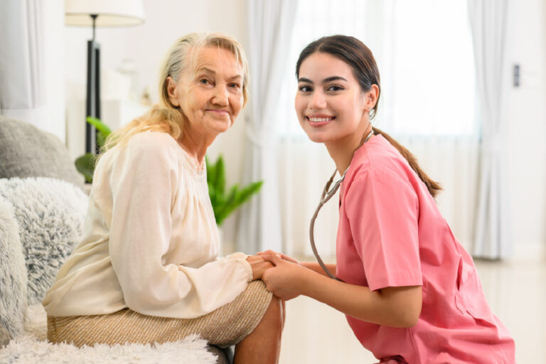 Enfermeras a domicilio: apoyo profesional y tranquilidad para la familia