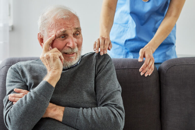 Cuidados especiales para adultos mayores con Alzheimer