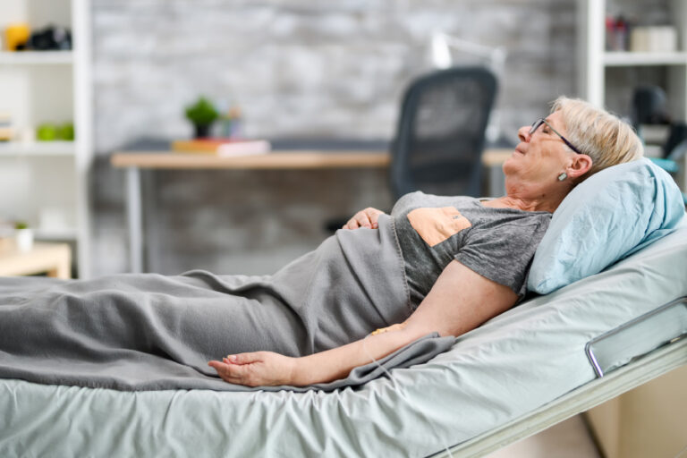 Cómo evitar úlceras por presión en adultos mayores postrados