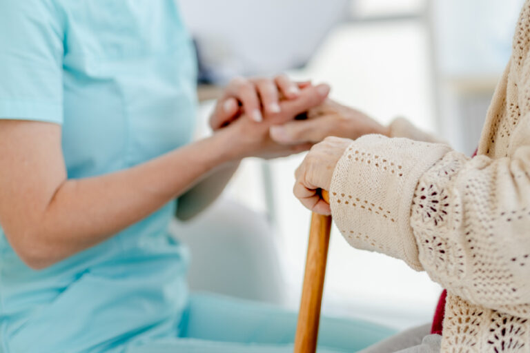 Cuidados domiciliarios para pacientes con demencia senil