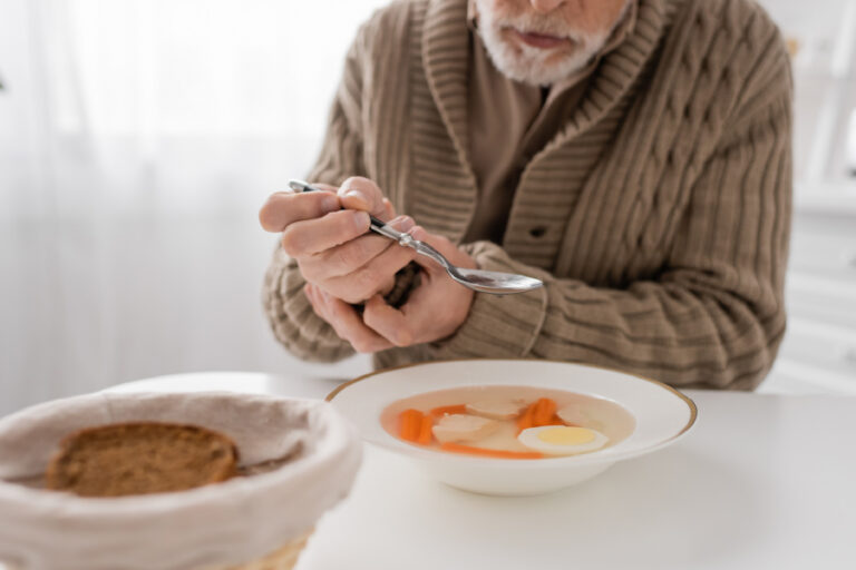 Cómo detectar signos de desnutrición en adultos mayores
