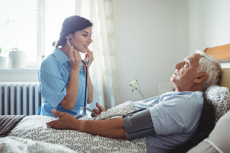 Cuidados domiciliarios para pacientes con recuperación prolongada