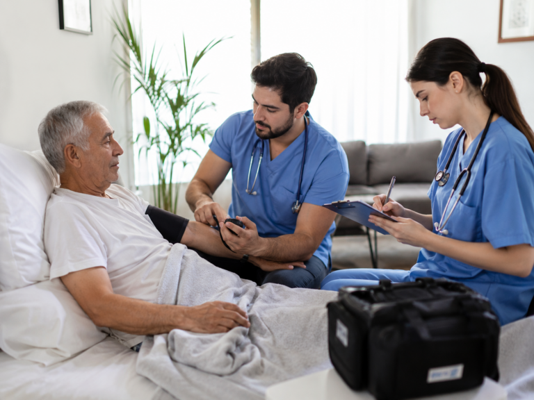 Diferencia entre hospitalización domiciliaria y una urgencia médica a domicilio